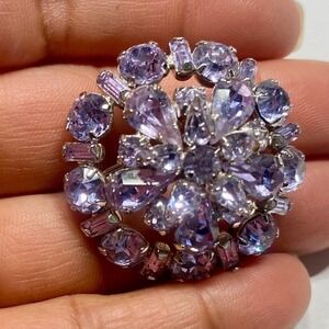 SHERMAN VINTAGE PURPLE LAVENDER RHINESTONE WREATH BROOCH SILVER TONE FLORAL PIN